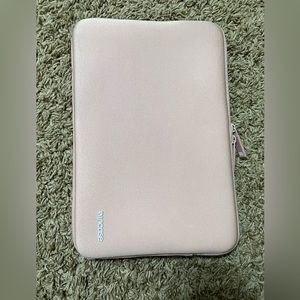 Incase 12 inch Laptop Case
